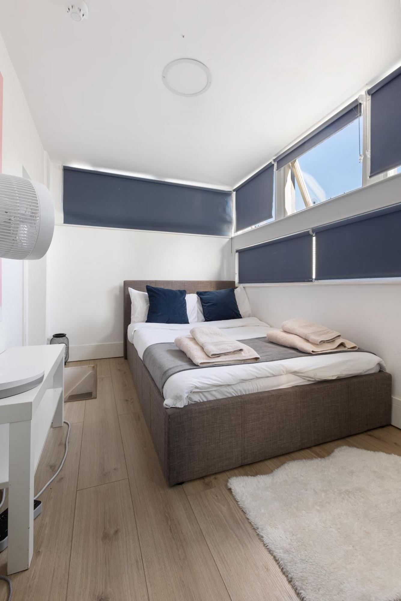Modern Flat & Balcony In Historic West Kensington Apartment Londra Exterior foto