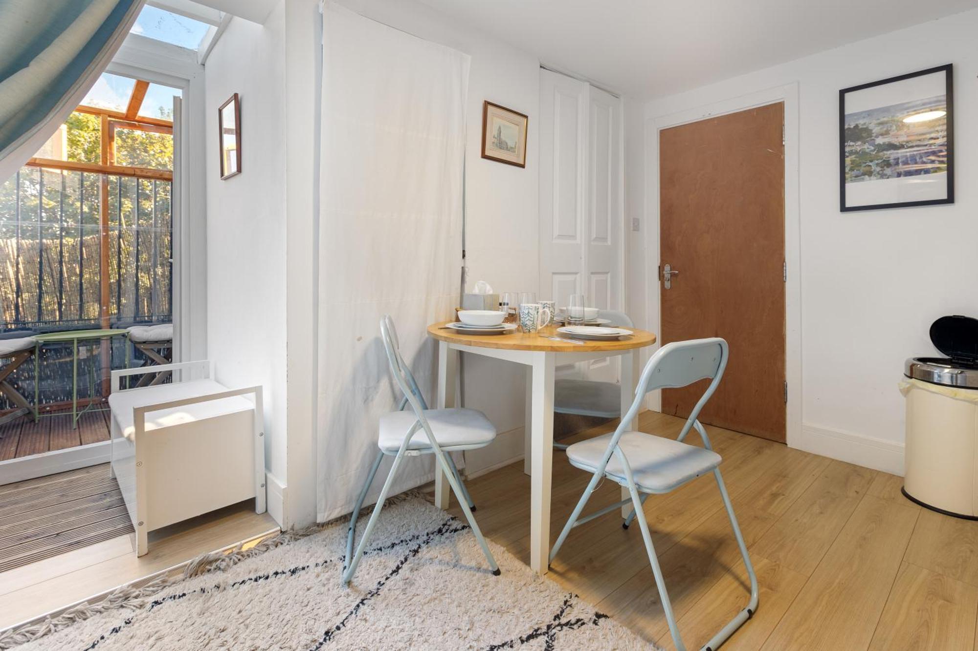 Modern Flat & Balcony In Historic West Kensington Apartment Londra Exterior foto